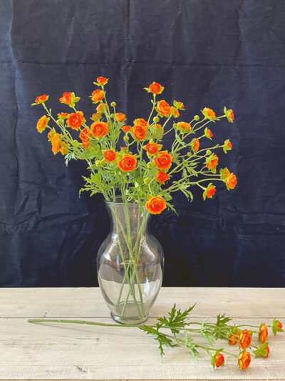 Ramillete de ranunculus naranja