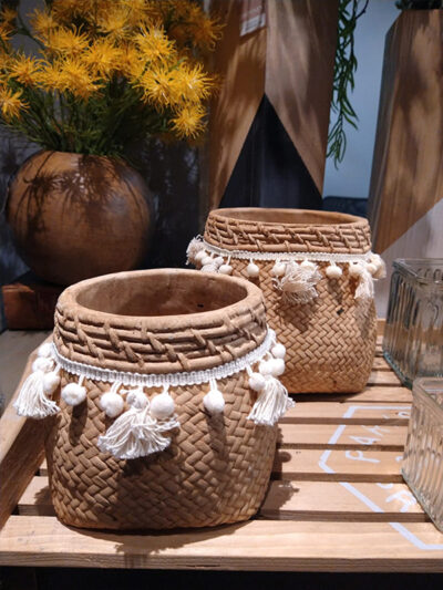 Plantero grande con borlas