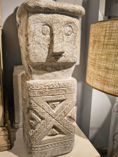 Macetero totem tribu blanco patinado