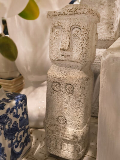 Figura tribu blanco patinado