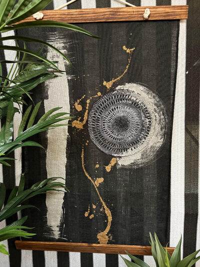 Cuadro en lienzo de arpillera negro