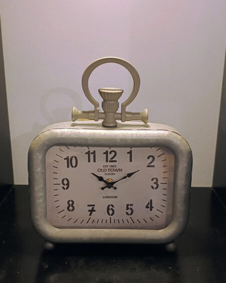Reloj bajo de mesa