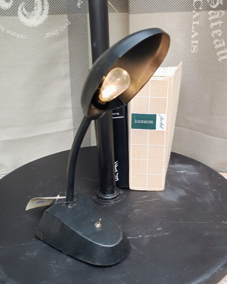 Lampara led negra, de mesa