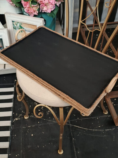 Centro rectangular con manija