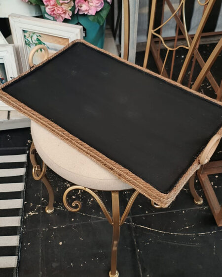 Centro rectangular con manija