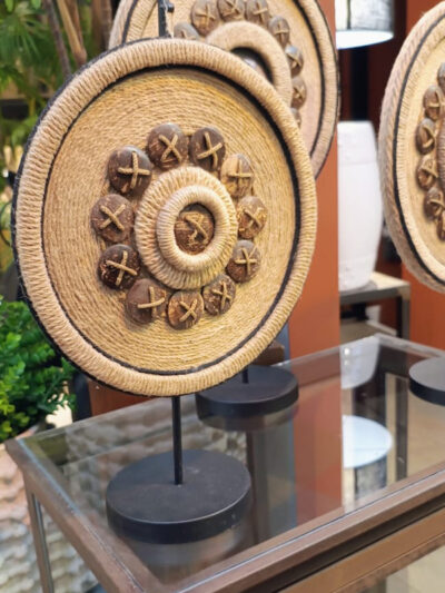 Totem redondo chico beige con botones