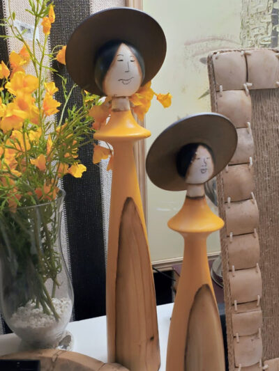 Dama con sombrero chica amarilla