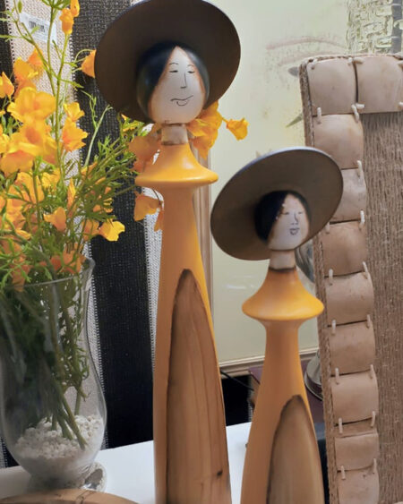 Dama con sombrero chica amarilla