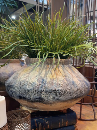 Vasija conica gigante