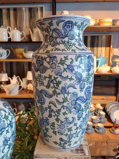 Potiche alto, motivo cerezos