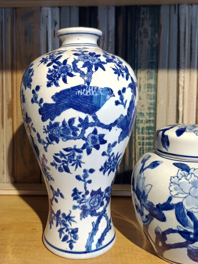 Potiche azul forma de pajaros