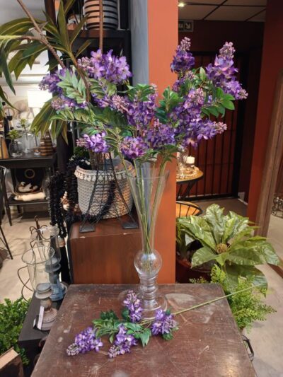 Vara de lilas violetas