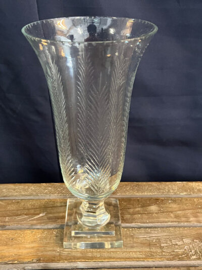 Florero con Base Labrado