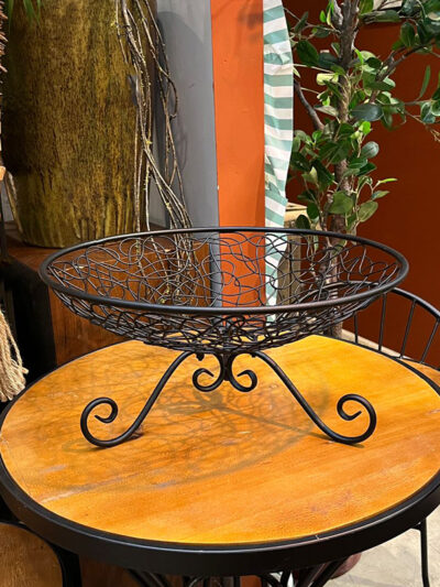 Cuenco con pie grande negro