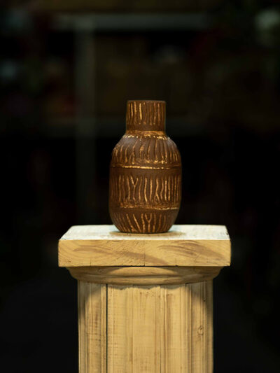 Vasija con Rayas marrón