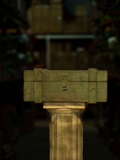 Baul de madera verde