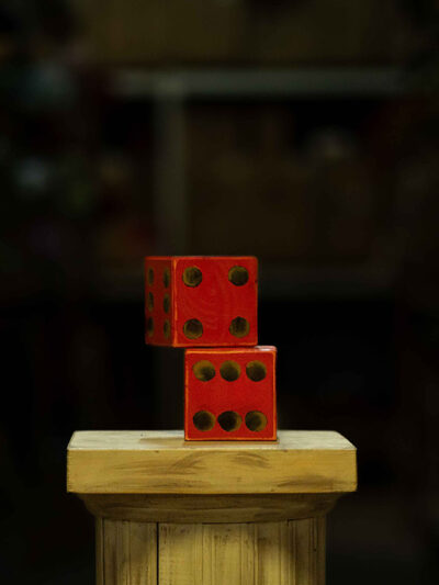 Dados de madera grande rojo