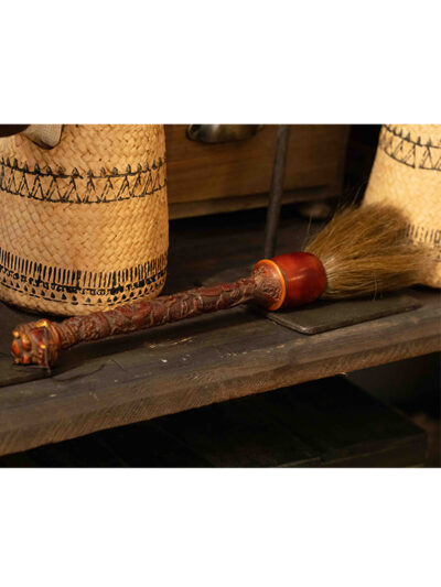 Pincel de madera grabado