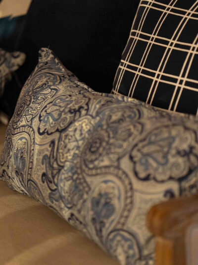 Almohada rectangulas grande con diseño azul