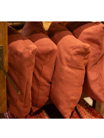 Almohada cuadrada roja