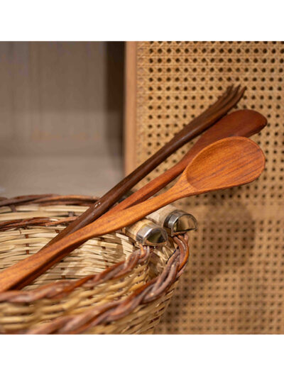 Cuchara de madera grande