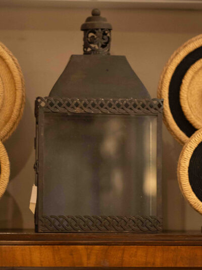 Farol de pared de hierro