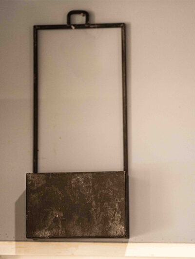 Maceta colgante de metal