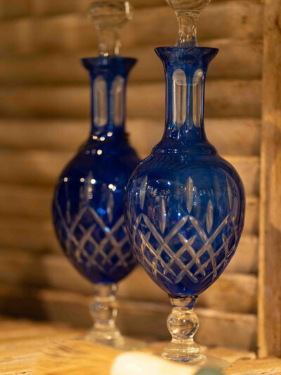 Perfumero azul con tapa de vidrio