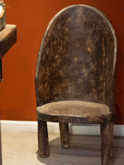 sillon antiguo de madera