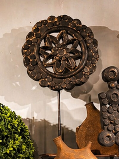 Totem con soporte de hierro