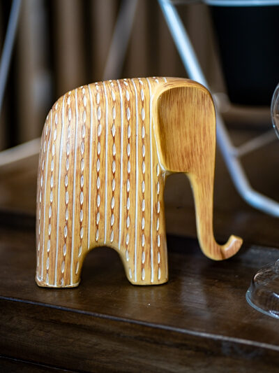 Figura elefante de madera